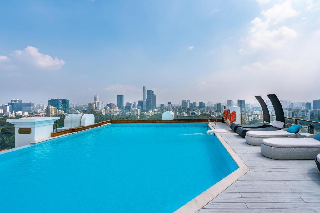 Saigon IDG Suites Collection - Rooftop Pool & Gym