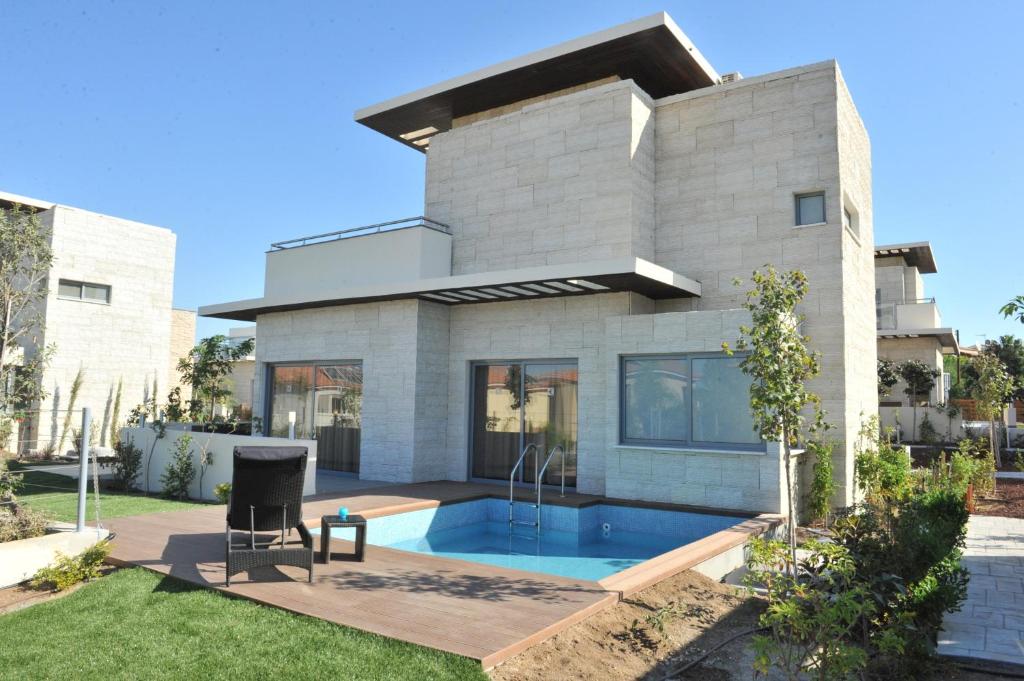 E-Hotel Larnaca Resort & Spa - One-Bedroom Villa With Spa Bath And Private Pool