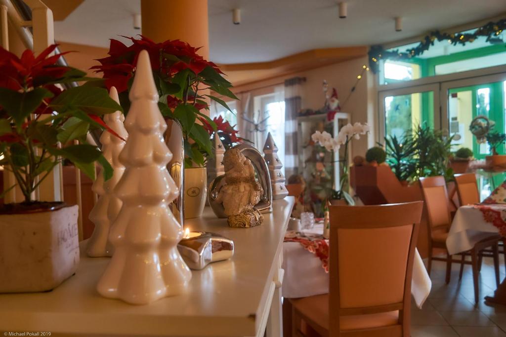 Restoran või mõni muu söögikoht majutusasutuses Hotel Wutzler