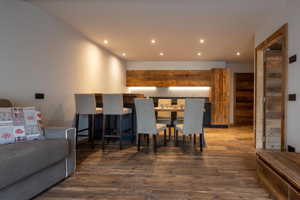 A seating area at Baita Ricky