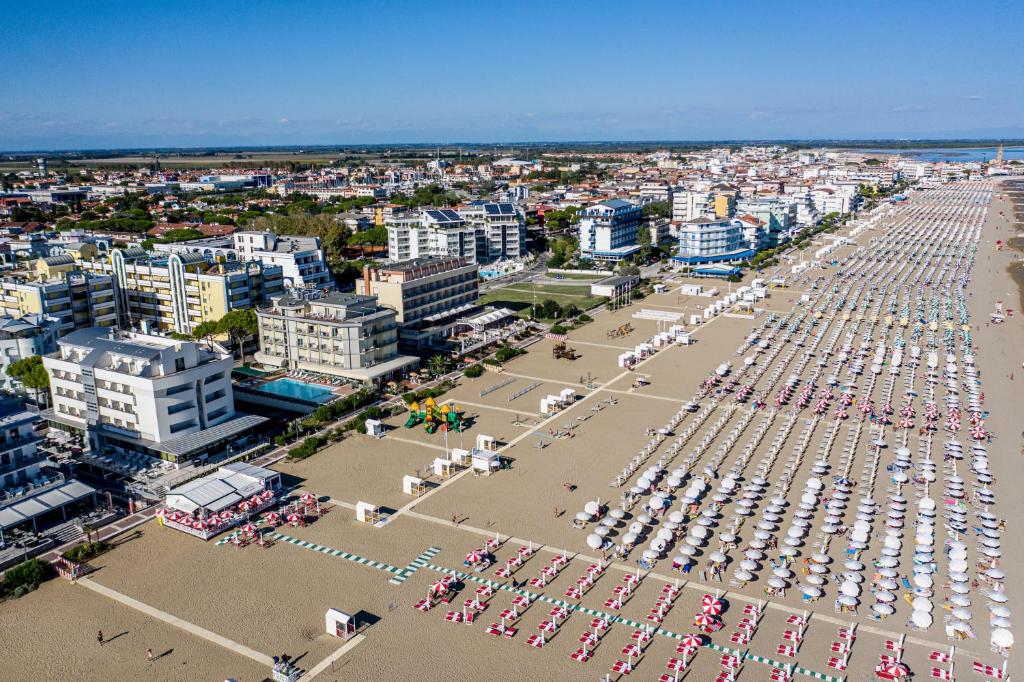Nespecifikovaný výhled na moře nebo výhled na moře při pohledu z hotelu