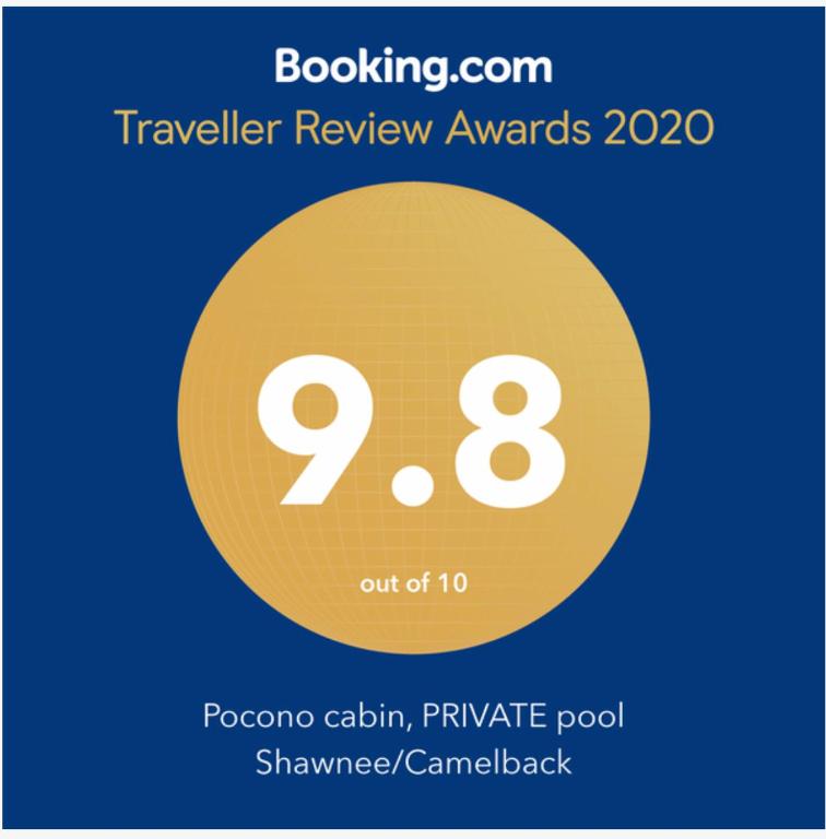 Un certificado, premio, letrero u otro documento en Pocono cabin with private pool at Shawnee Mtn