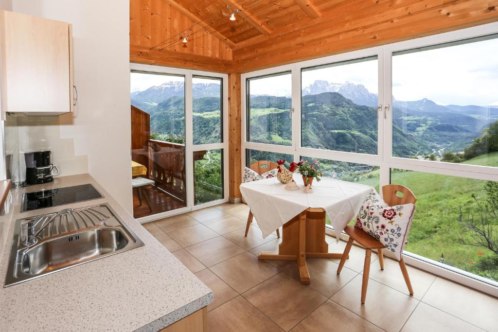Nespecifikovaný výhled na hory nebo výhled na hory při pohledu z apartmánu
