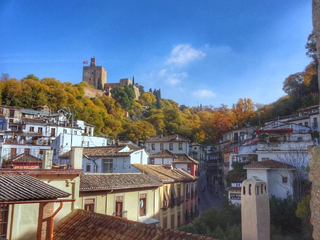 Nespecifikovaný výhled na destinaci Granada nebo výhled na město při pohledu z hotelu