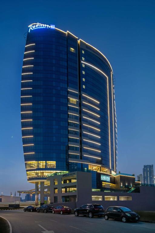 Radisson Blu Hotel, Dubai Canal View، دبي – أحدث أسعار 2023