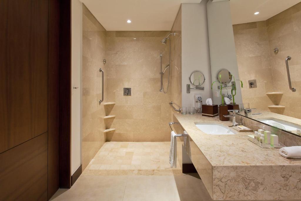 Holiday Inn Cartagena Morros, an IHG Hotel - Standard King Room - Disability Access