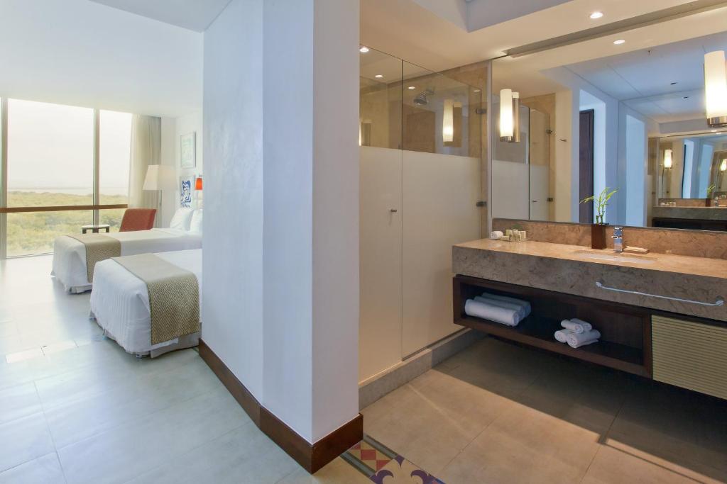 Holiday Inn Cartagena Morros, an IHG Hotel - Deluxe Double Room With Two Double Beds