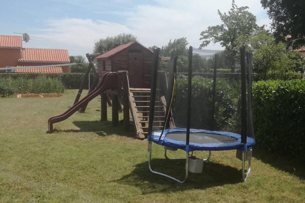 Detský kútik v ubytovaní Apartman Matija Rebići- Cozy getaway with jacuzzi & kid's playground