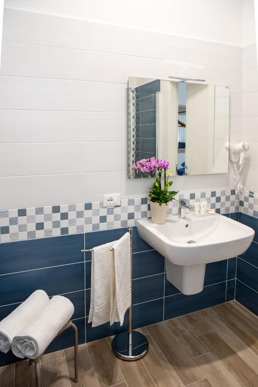 Porta Aragonese Luxury Rooms - 11