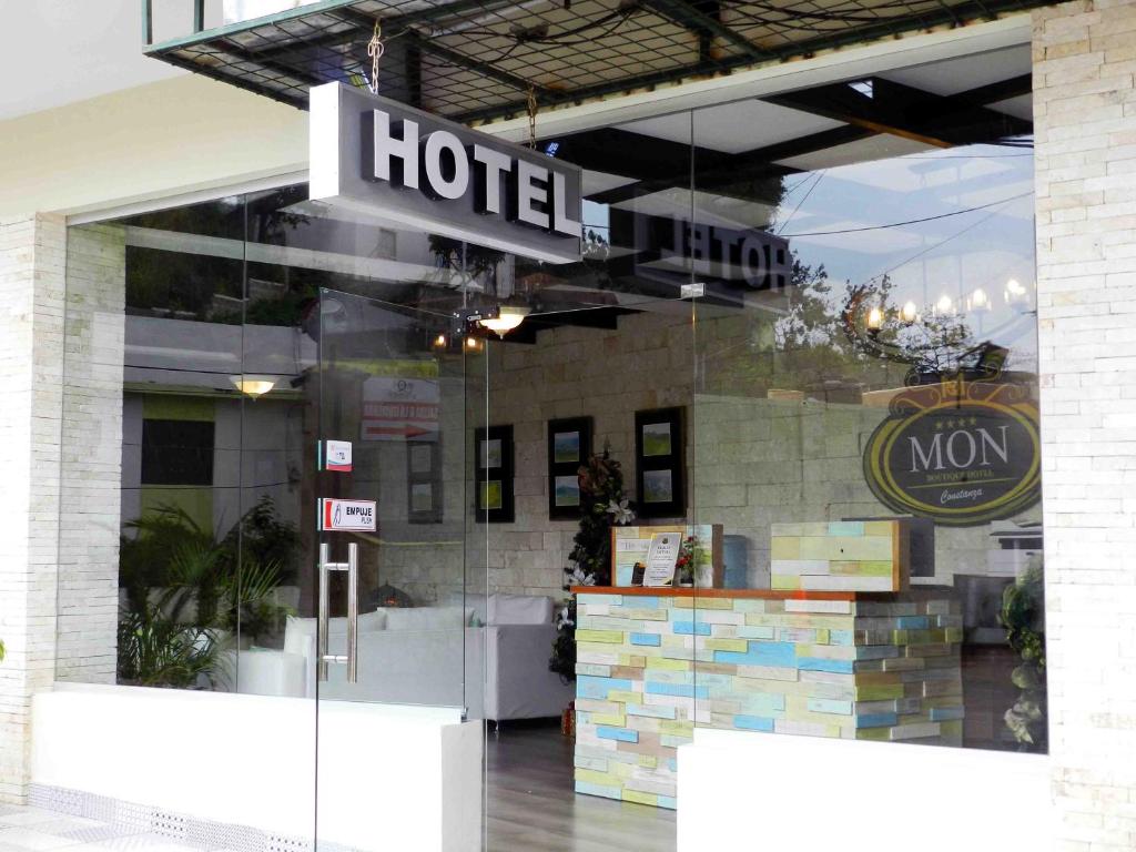 Certifikát, hodnocení, plakát nebo jiný dokument vystavený v ubytování MON Hotel Boutique