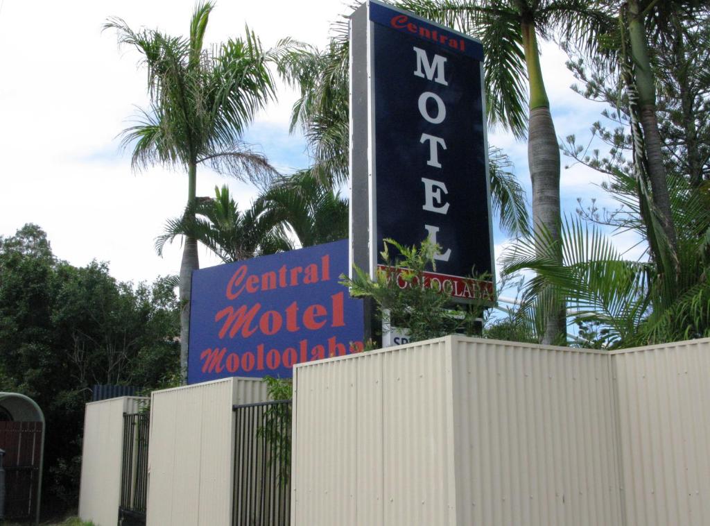 a sign that is on the side of a building at Central Motel Mooloolaba in Mooloolaba