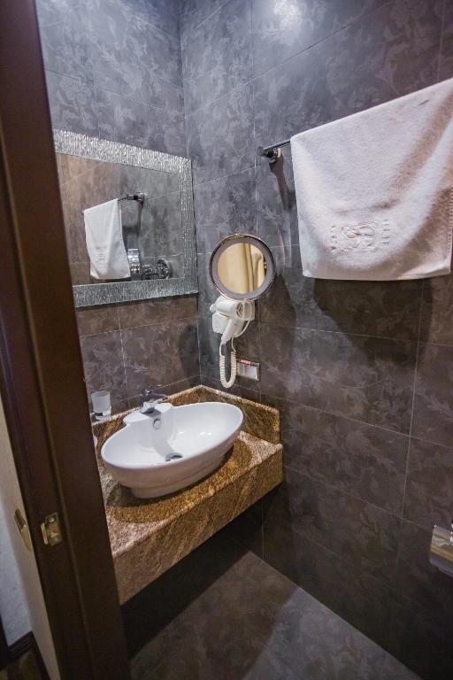 Hotel Feride - King Suite With Spa Bath
