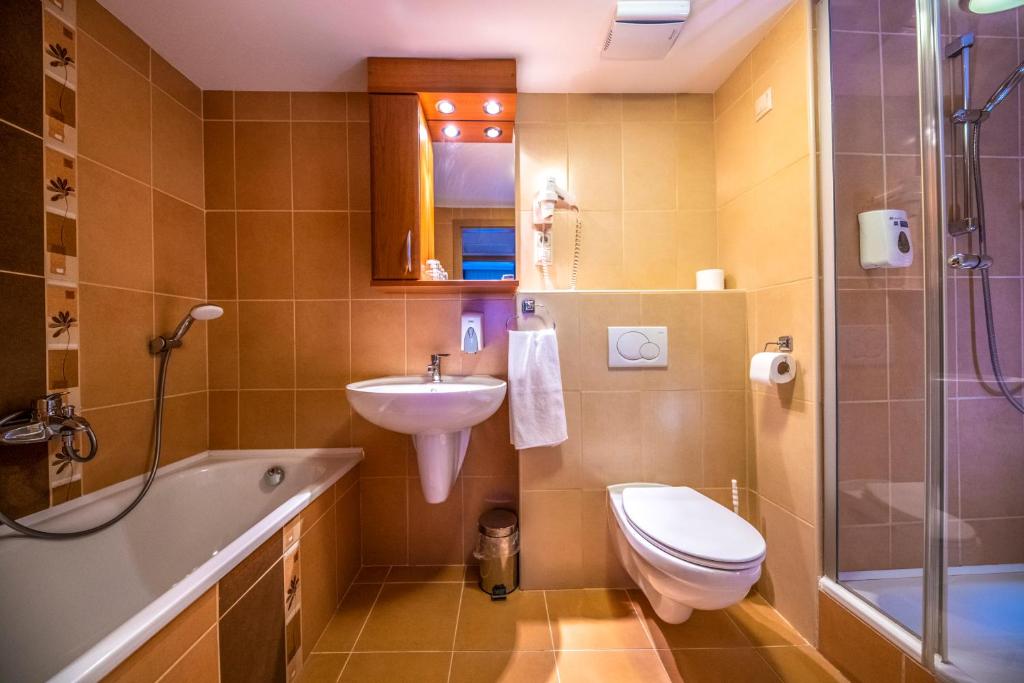 Kúpeľňa v ubytovaní Duna Hotel