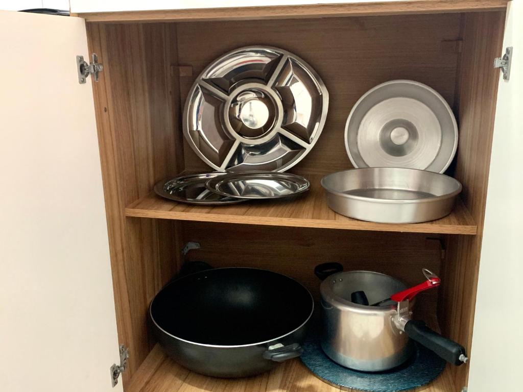  Apto 2 QTs c Garagem e Piscina no Centro