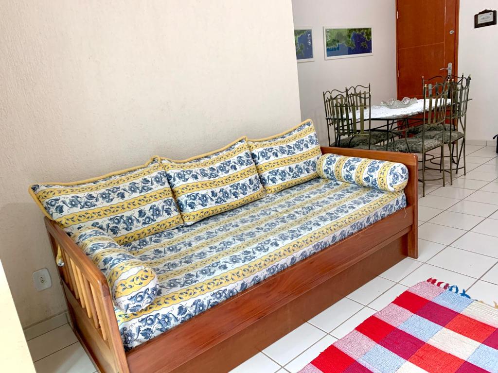  Apto 2 QTs c Garagem e Piscina no Centro