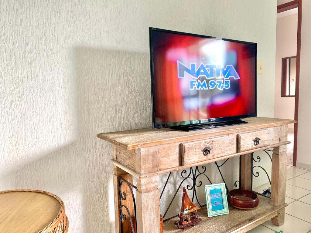  Apto 2 QTs c Garagem e Piscina no Centro