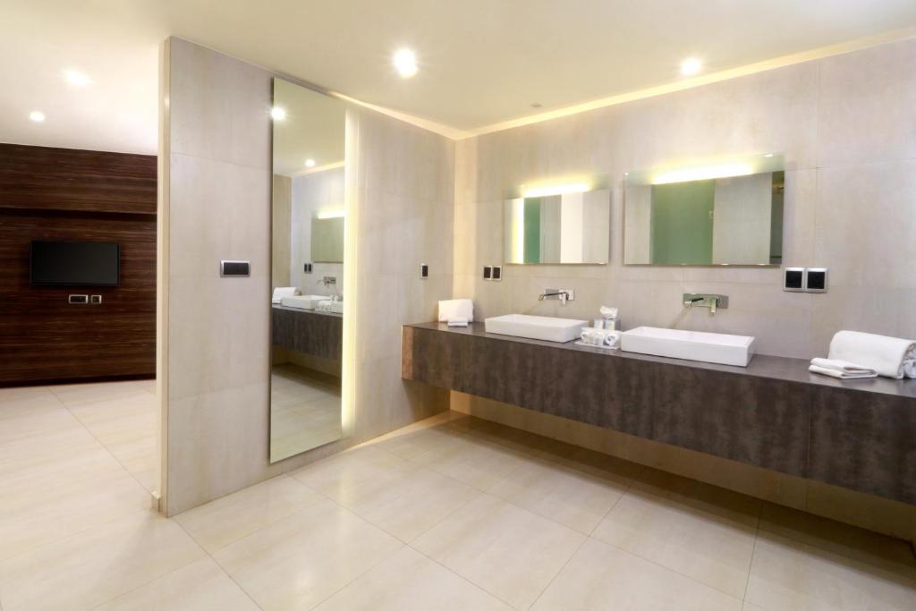 Un baño de Holiday Inn Express Mexico Aeropuerto by IHG