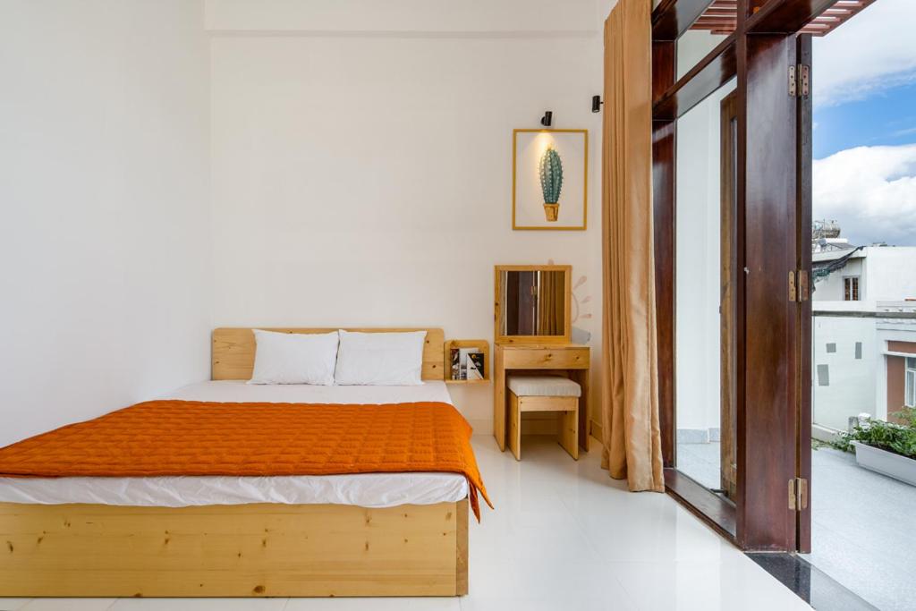 Siro House Da Nang Homestay - Double Room With Balcony (2 Adults + 1 Child)
