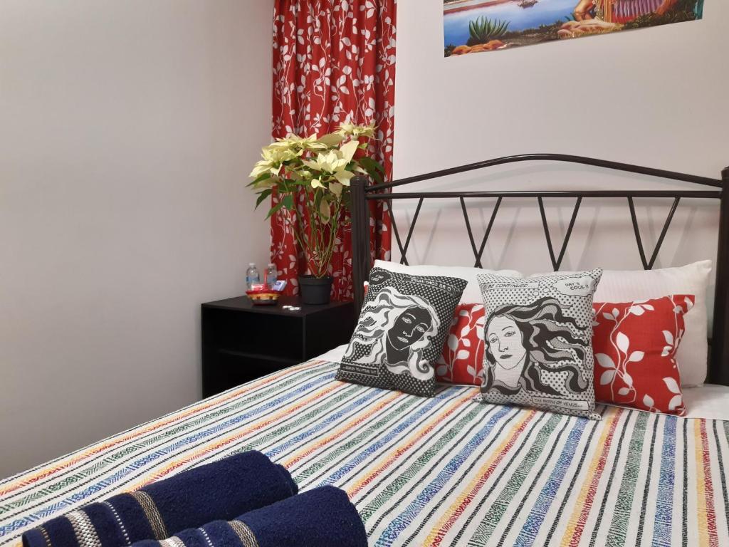 Postel nebo postele na pokoji v ubytování Alameda House