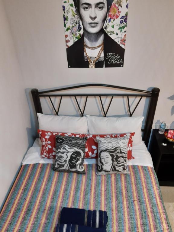 Postel nebo postele na pokoji v ubytování Alameda House