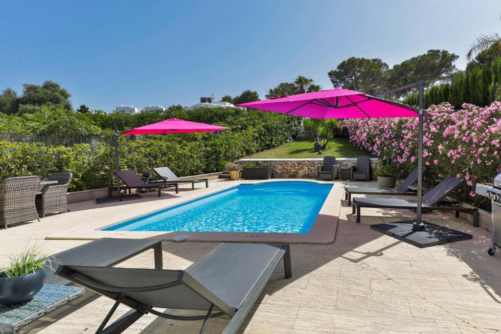 Bazén v ubytování Villa LUMI-Oleanda 8 Pers am Yachthafen Cala d' Or nebo v jeho okolí