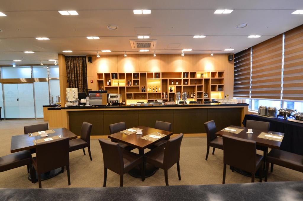 Restaurace v ubytování Haeden Hotel High End Suwon