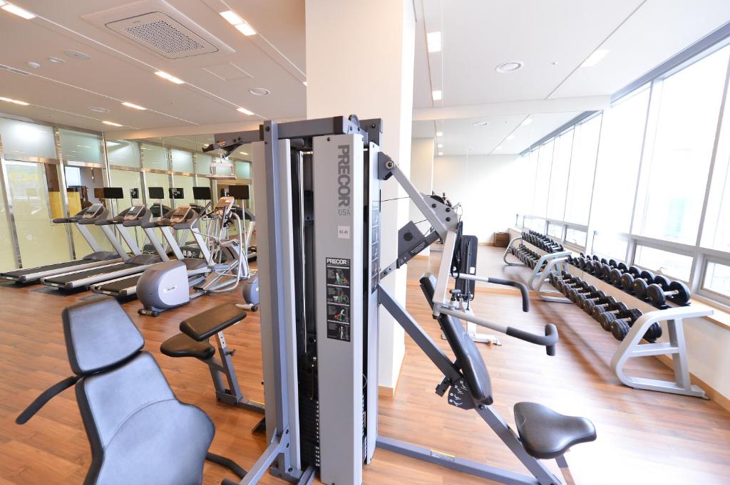 Fitness centrum a/nebo fitness zařízení v ubytování Haeden Hotel High End Suwon