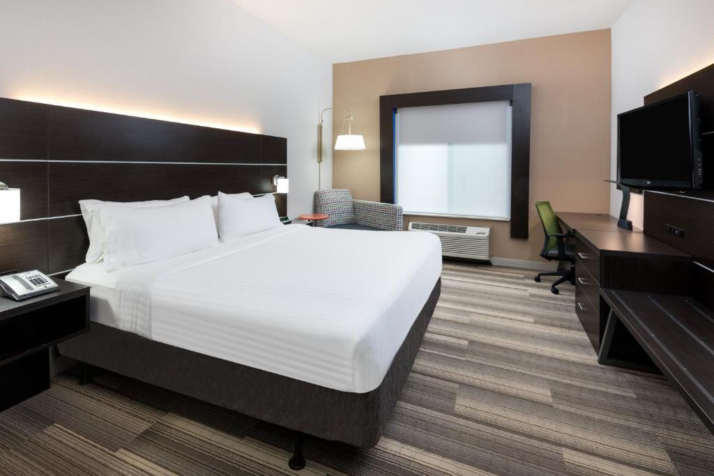 Holiday Inn Express Hillsville, an IHG Hotel - 标准的国王室