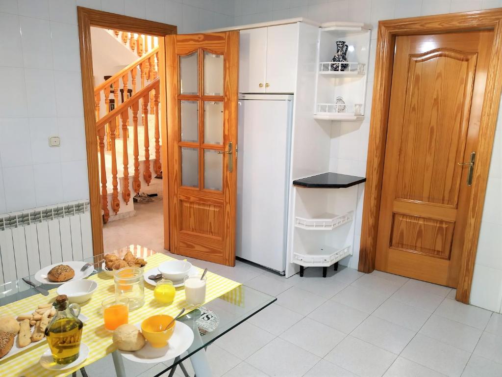 Kuchyň nebo kuchyňský kout v ubytování Alojamiento Rural Monte del Sol