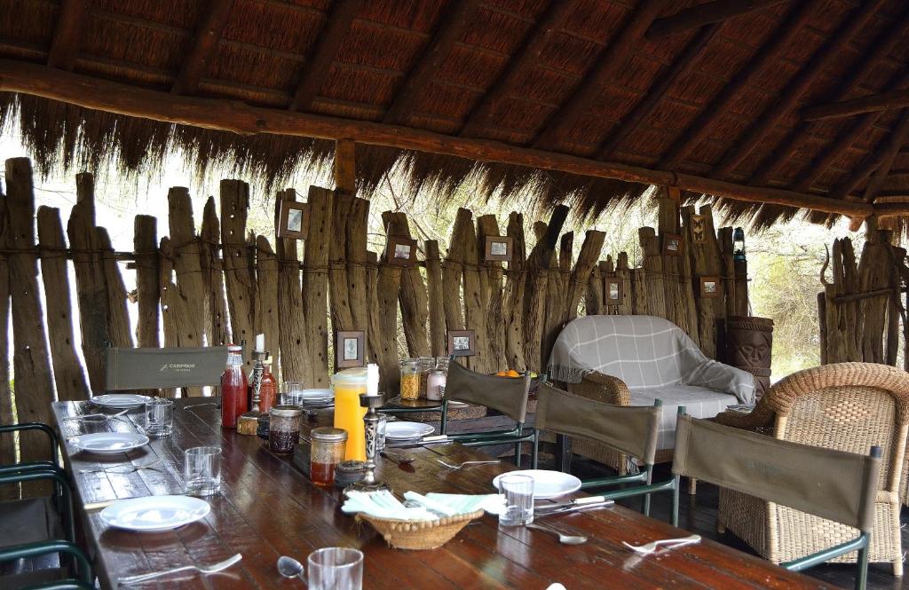 Nápoje v ubytování Quatermain's 1920's Safari Camp – Amakhala Game Reserve
