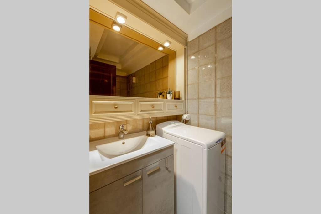 Kúpeľňa v ubytovaní Spacious stylish studio up to 4ppl close to centre