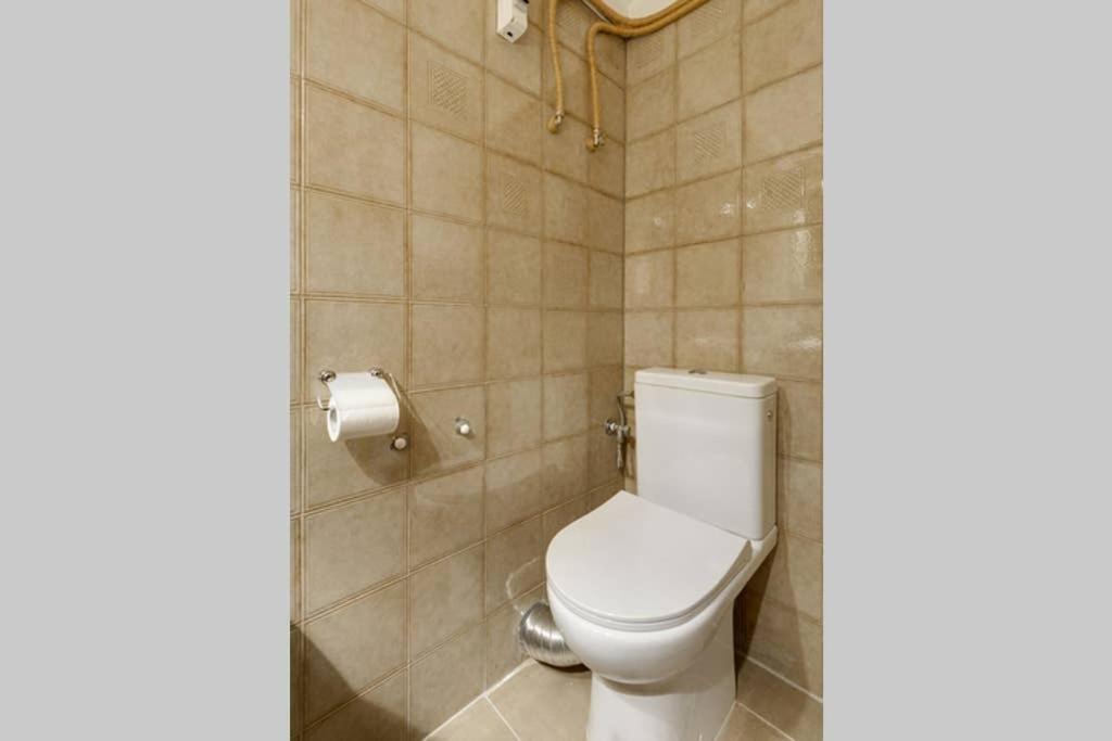 Kúpeľňa v ubytovaní Spacious stylish studio up to 4ppl close to centre