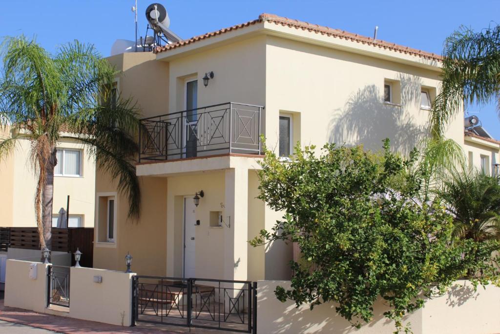 Το κτήριο όπου στεγάζεται  η βίλα