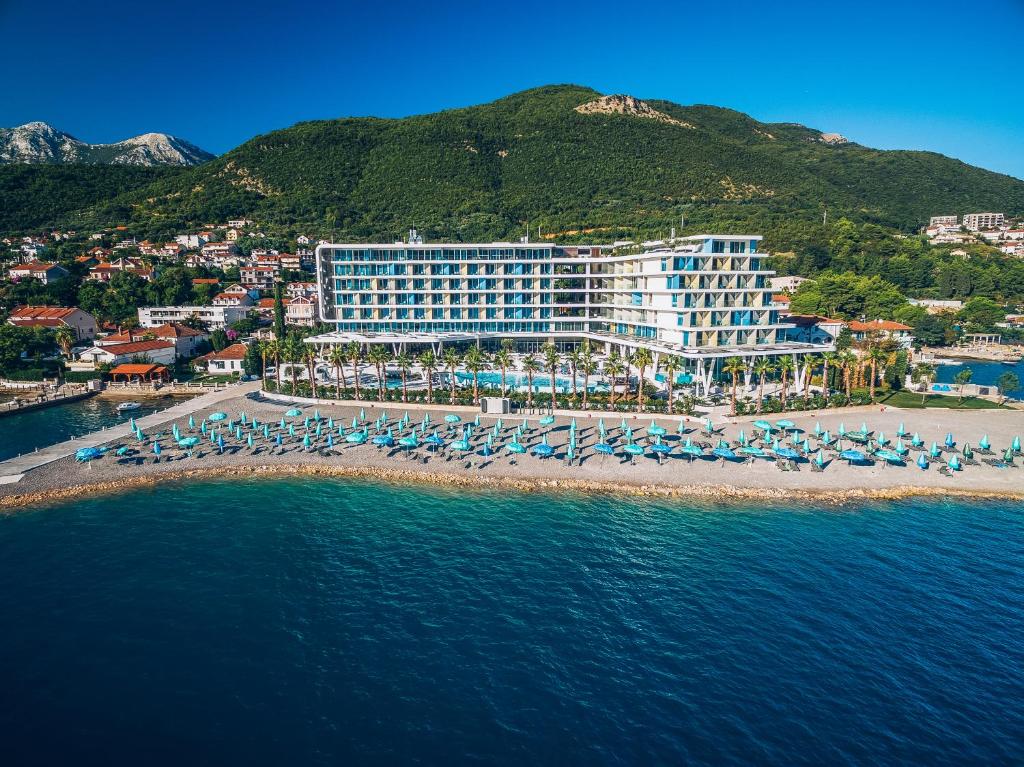 Carine Hotel Kumbor Superior iz ptičje perspektive