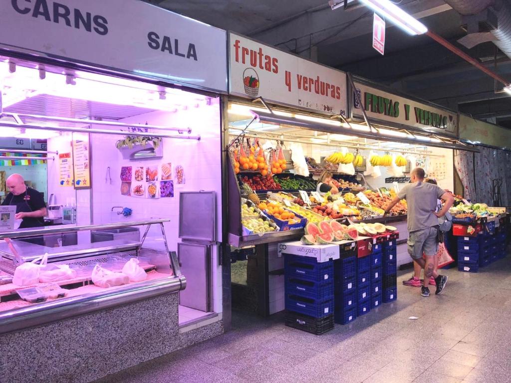 Supermarket alebo iný obchod pri apartmáne alebo v okolí