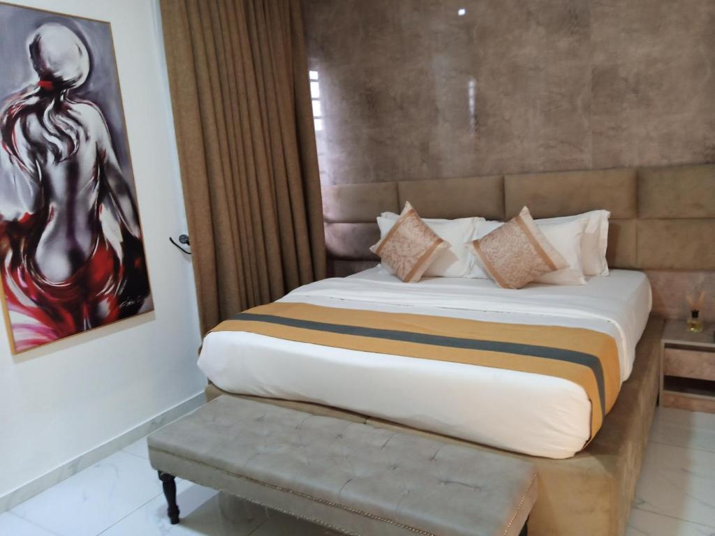 Lifestyle18 Hotel and Shortlet Apartments - 