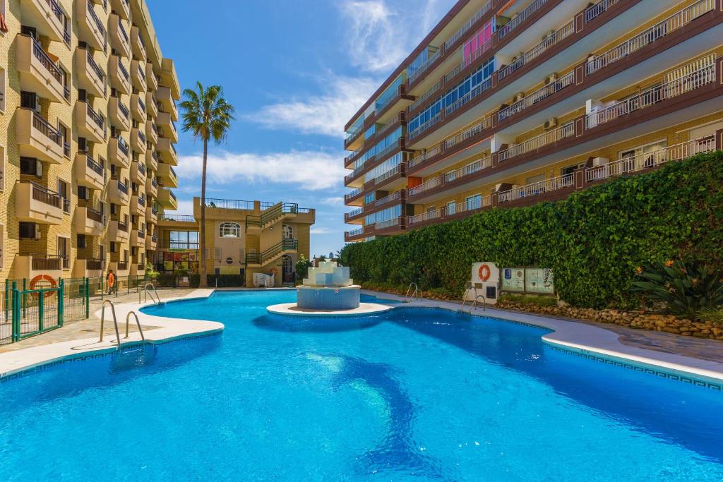 ☆Beachfront 1BR Ronda 4 - AC/WIFI/POOL, Fuengirola – Updated ...