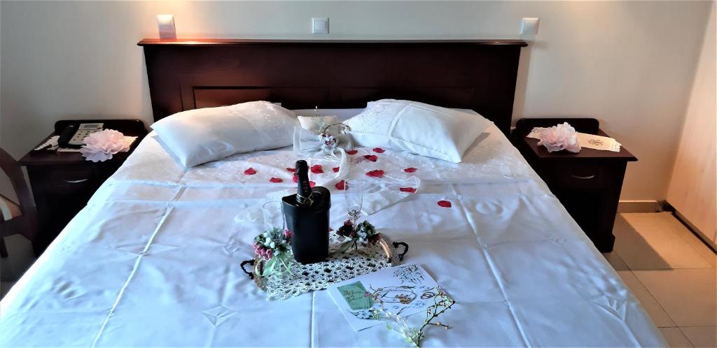 A bed or beds in a room at Irides