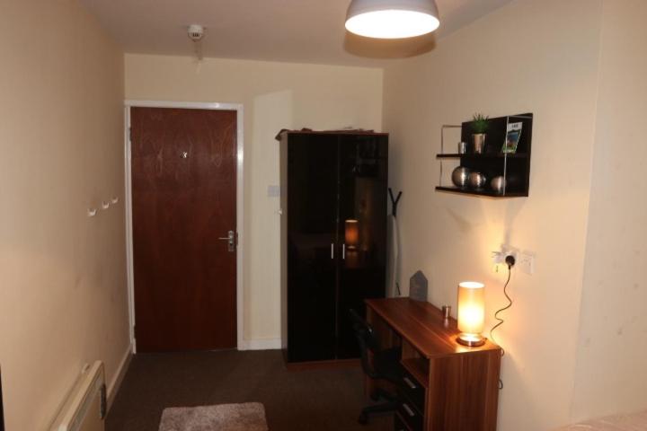 Double Bedroom in Superb House in Great Location *8