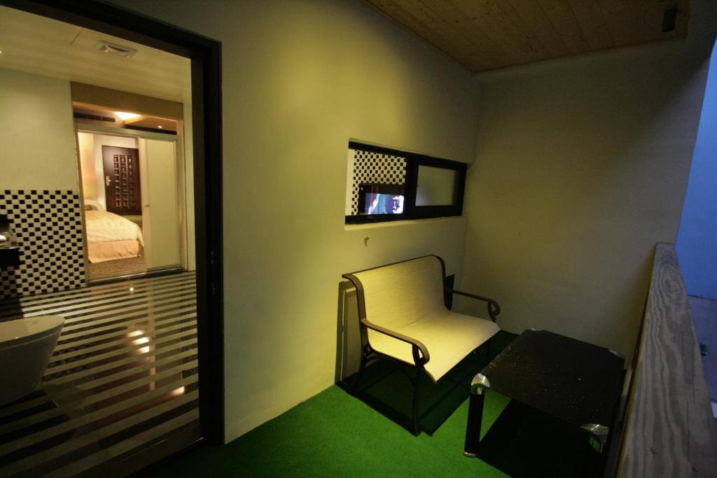 TV a/nebo společenská místnost v ubytování Fairy Tale City Motel