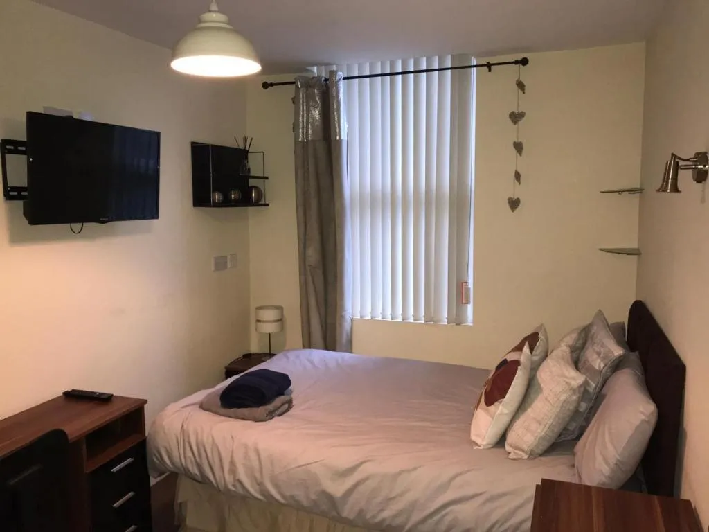Double Bedroom in Superb House in Great Location 5, Bayberry (NY), United Kingdom