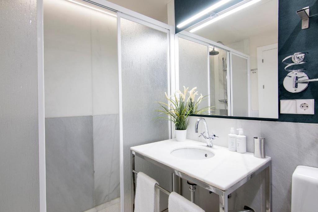 Central Deluxe Apartments - Appartement D'une Chambre