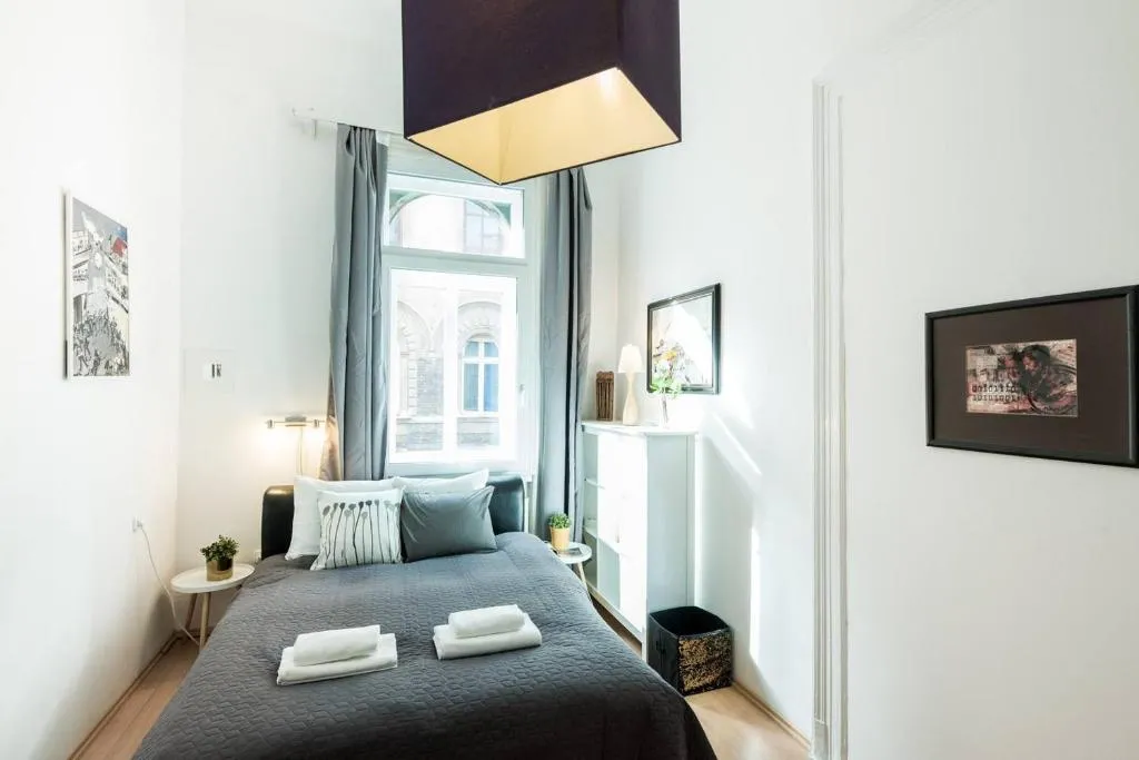 Cosy and central apartment with 4 bedrooms and A/C, Budapest, Hungary