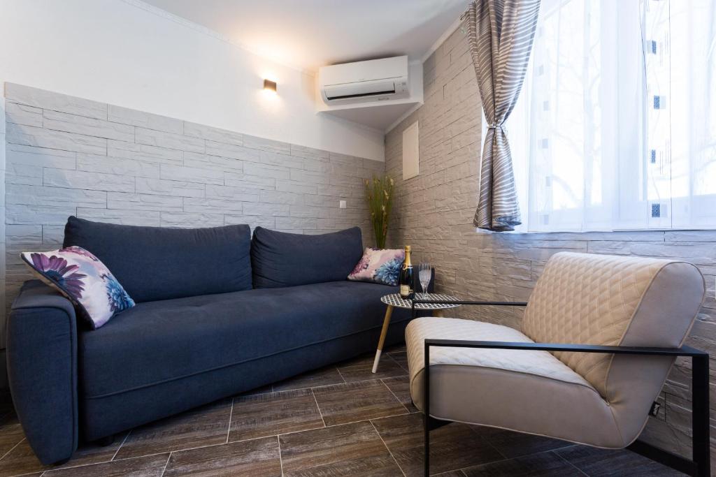 Posedenie v ubytovaní Sedra Home