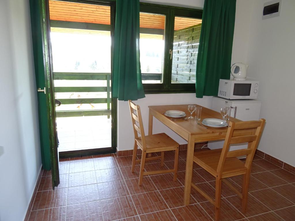 Fotografie z fotogalerie ubytování Kisrejtek Apartmanház v destinaci Lispeszentadorján