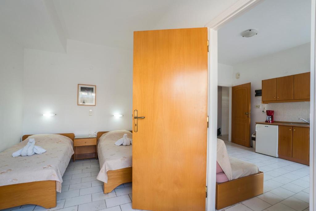 Stratis Apartments - Resim 15