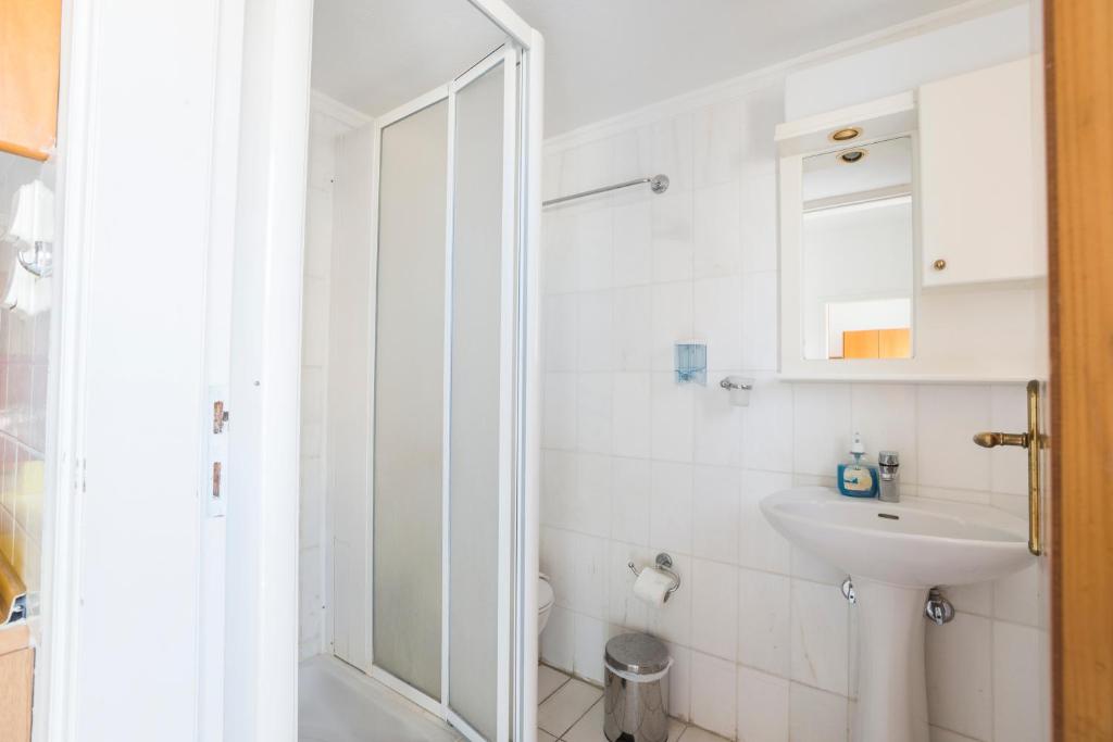 Stratis Apartments - Resim 16