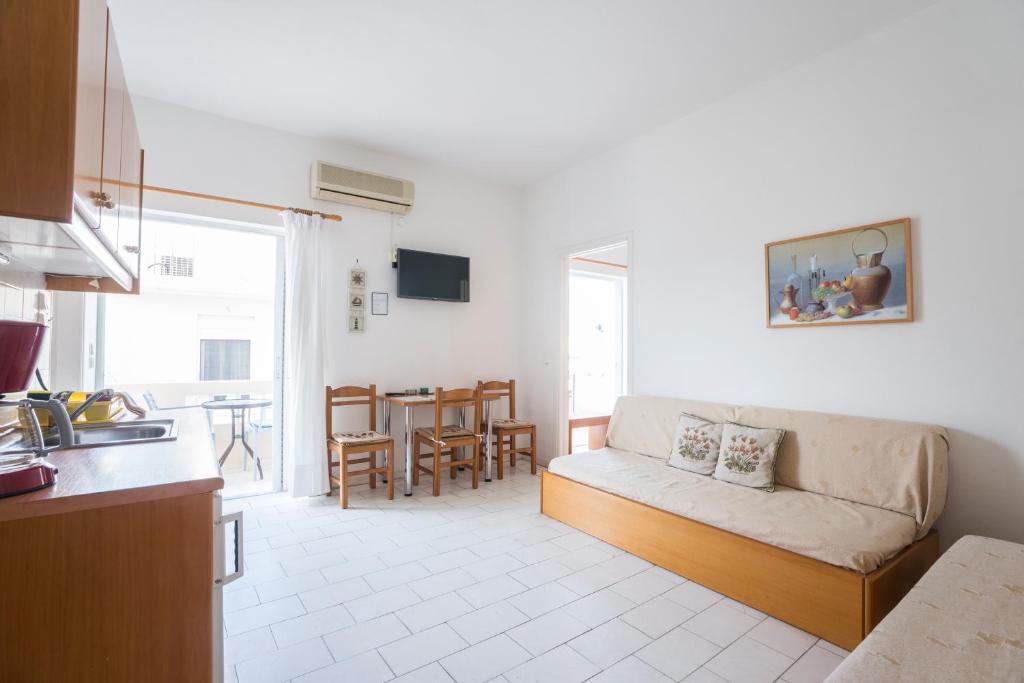 Stratis Apartments - Resim 5