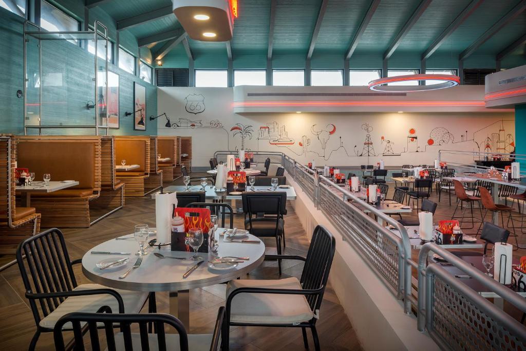 Restaurace v ubytování Ocean el Faro Resort - All Inclusive