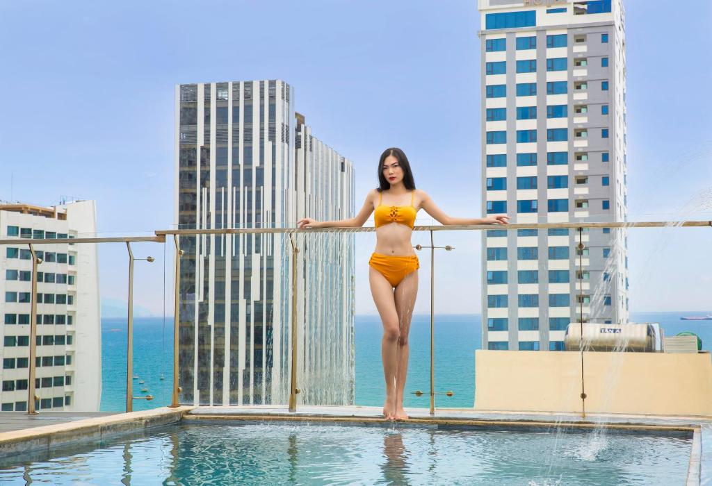 Bazén v ubytování Jolia Hotel Danang Beach nebo v jeho okolí